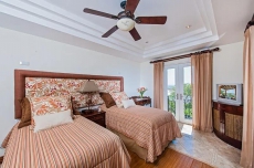 Luxurious, beachfront, elegant, 3 bedroom penthouse in Langosta.