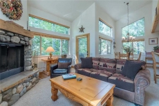 Three Bedroom Condo on Trail Creek - Walk to Downtown and Ski Lifts