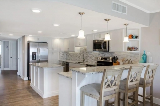 Sandpiper : Beachfront 3 Bedroom 2.5 Bathroom With Spectacular Views