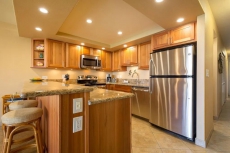 REMODELED-BUILDING #3-OCEAN VIEWS-WELL EQUIPPED-AC-METICULOUS CLEANING