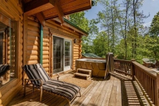 Amazing Log Cabin, nestled in woods, private hot tub Near Big Cedar - Three Bear Lodge