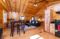Hot Tub & WiFi - Family Log Cabin - Cozy Canopy - Mountain Retreat in Red River Gorge, KY!