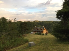 Luxury Mountain/River Views & privacy. Professionally cleaned/included in rate