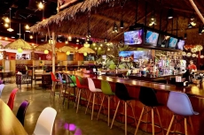 ★Cabin for 10 w/Hot Tub/BBQ/Arcade/Great Location★